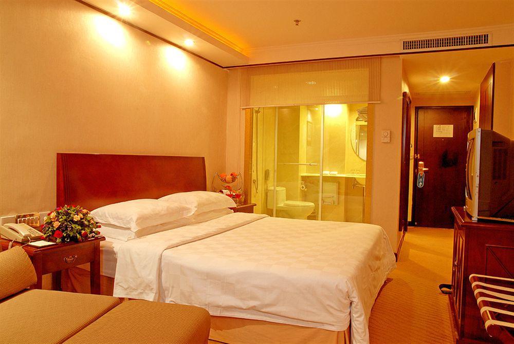 Royalty Hotel Шънджън Екстериор снимка